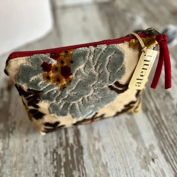 L'Amour accessories Pouch